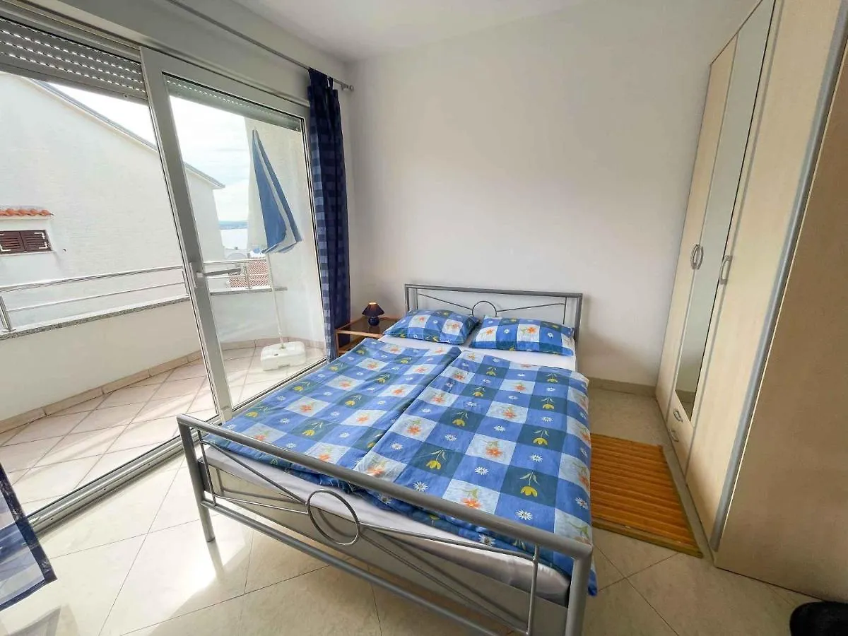 Apartments In Dramalj 41602