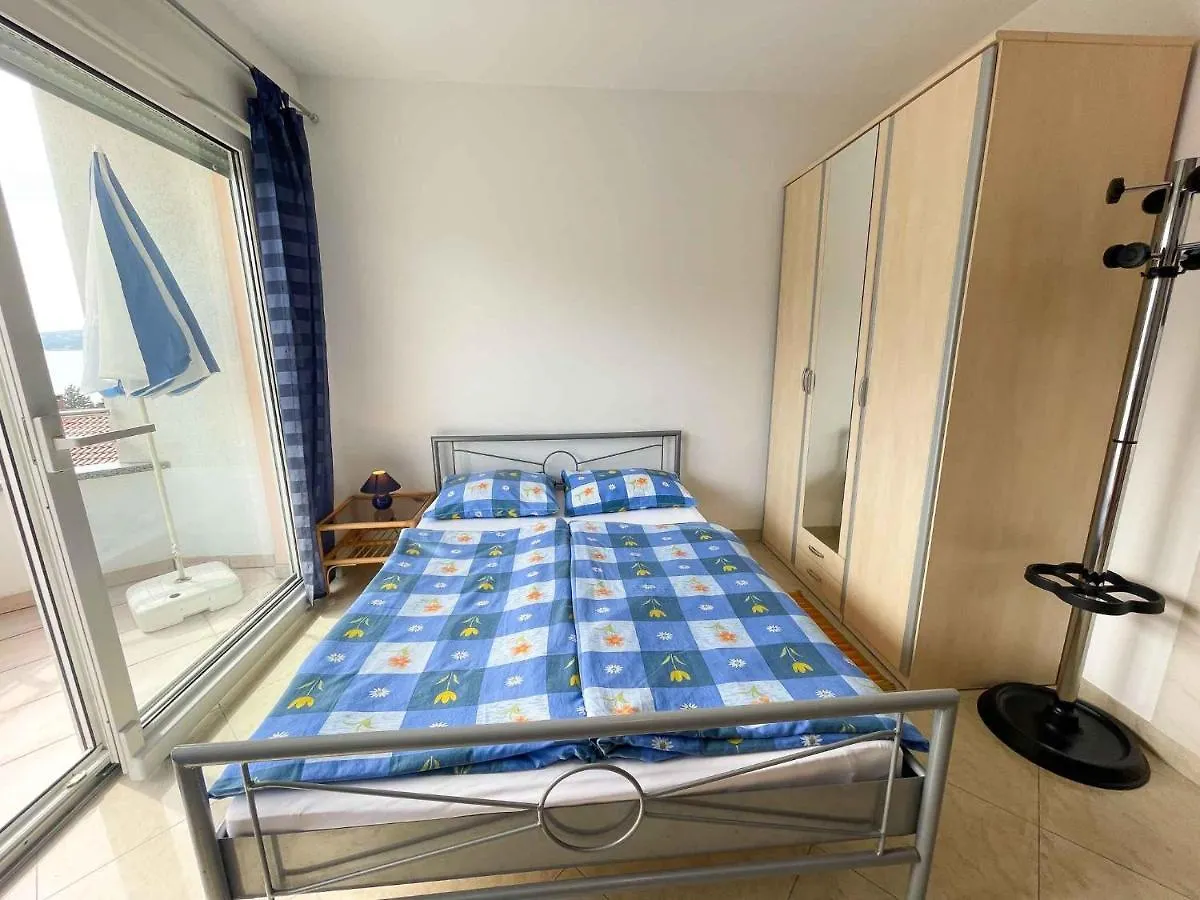 Apartments In Dramalj 41602