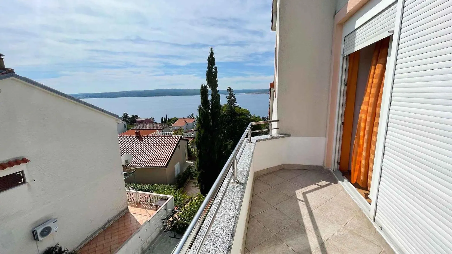 Apartments In Dramalj 41602